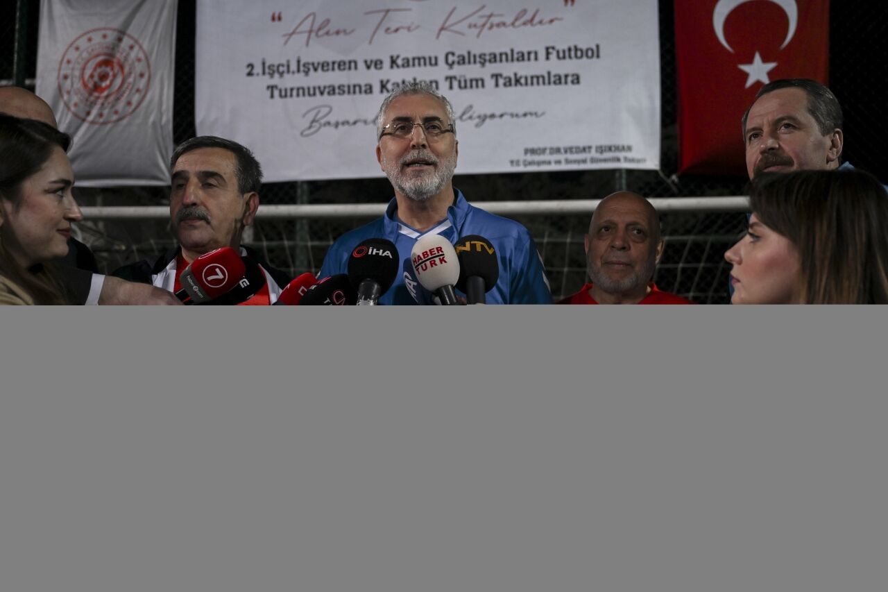 Çalışma hayatının tarafları ve basın mensupları futbol turnuvasında bir araya geldi