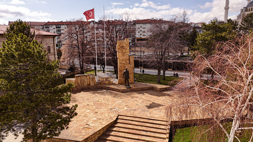 Sivas'ta Atatürk Anıtı çevresinde düzenleme çalışması yapılacak
