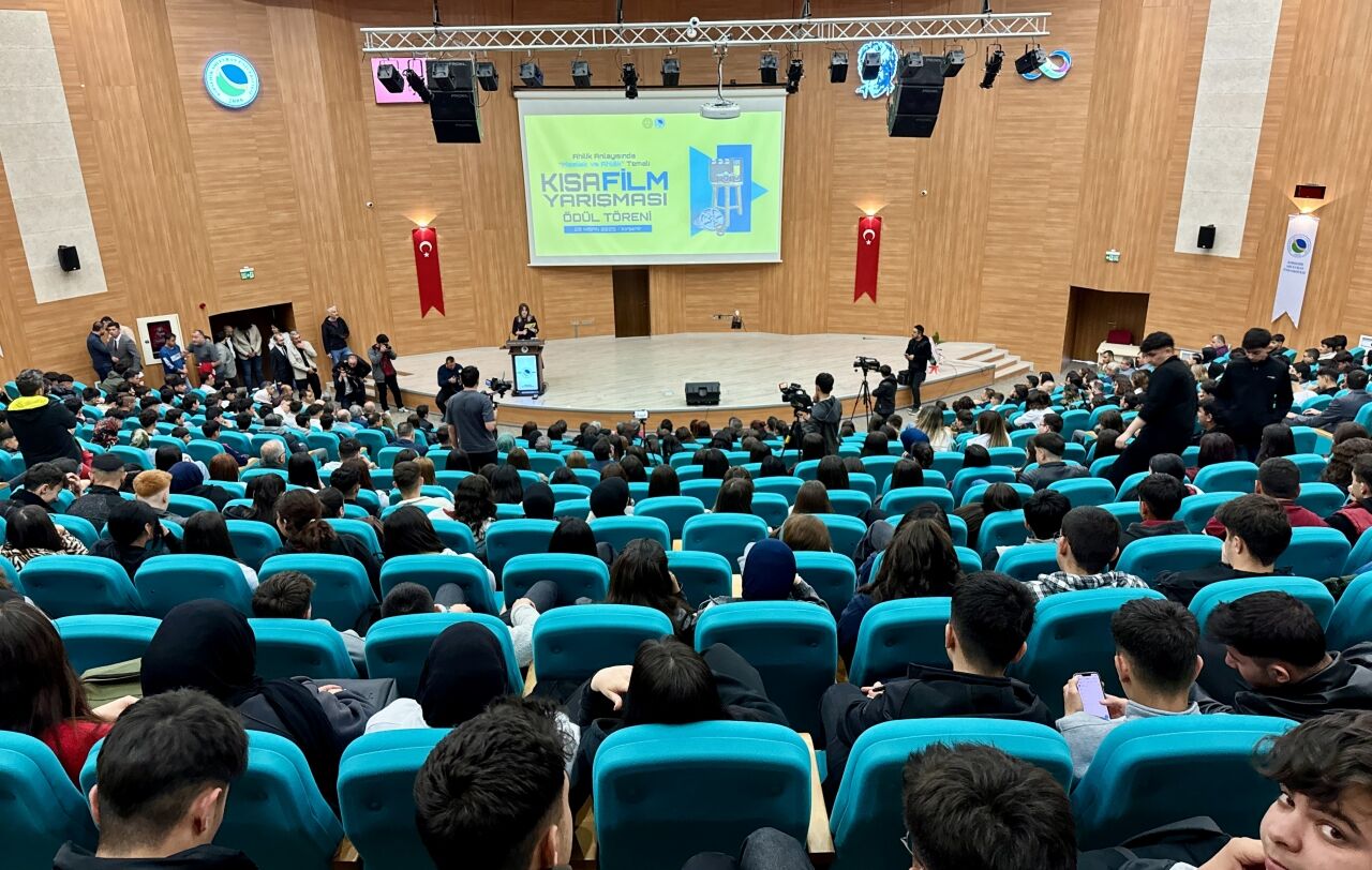 Kırşehir'de "Ahilik Anlayışında Meslek ve Ahlak" kısa film yarışmasında ödüller sahiplerini buldu