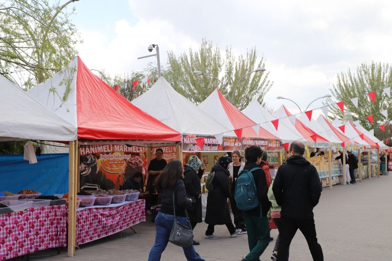 Gölbaşı'nda Gaziantep Baklava-Baharat Gastronomi Festivali başladı