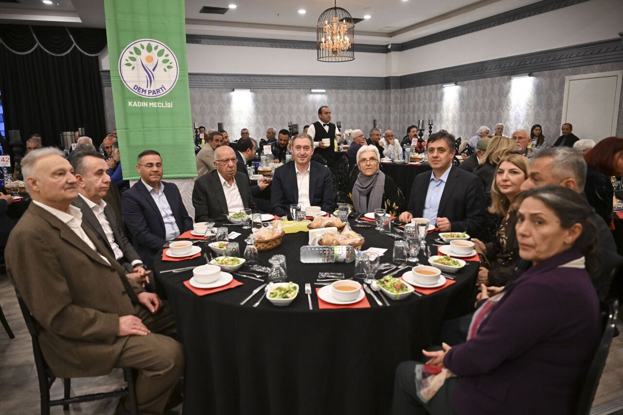DEM Parti Eş Genel Başkanı Bakırhan, partisinin Yenimahalle İlçe Başkanlığının "dayanışma etkinliği"nde konuştu: