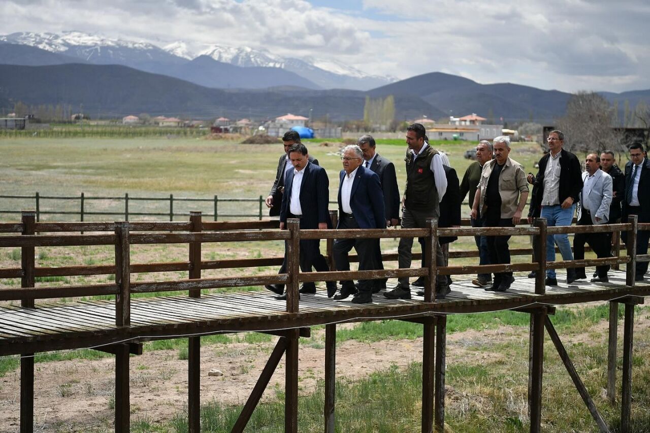 Vali Çiçek ve Büyükşehir Belediye Başkanı Büyükkılıç Sultan Sazlığı'nı inceledi