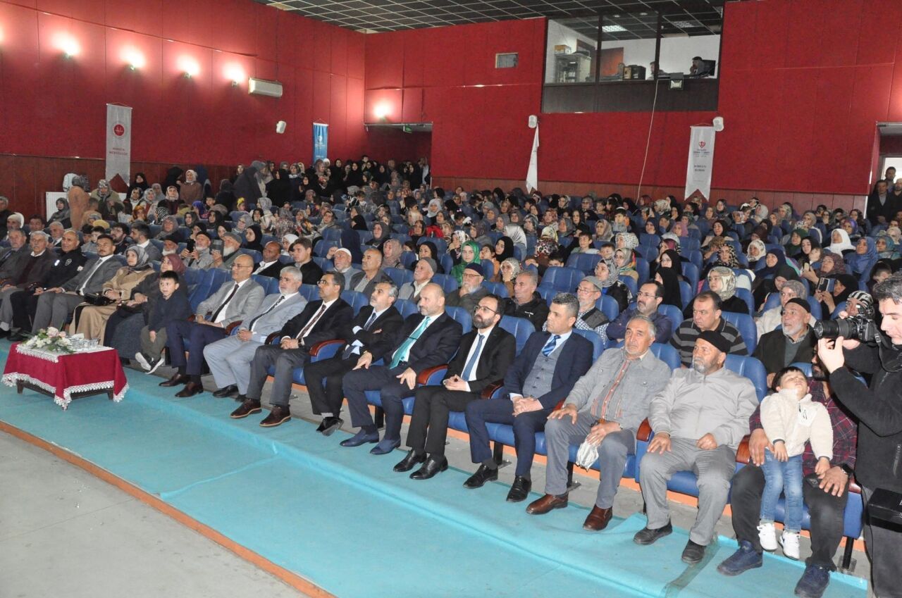 Diyanet İşleri Başkan Yardımcısı İşliyen, Sorgun'da konferansa katıldı