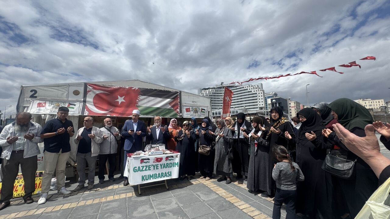 Kayseri'de kadınlar Gazze için Kur'an-ı Kerim okuyup dua etti
