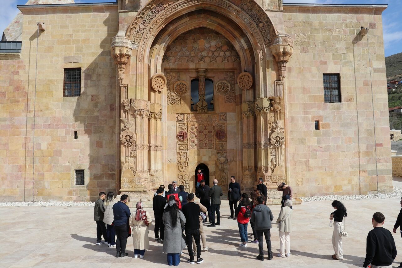 9 yıllık restorasyonun ardından kapılarını açan "Anadolu'nun El-Hamrası" binlerce ziyaretçi ağırladı