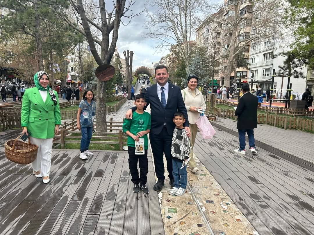 Engin Vural vatandaş ile bayramlaştı