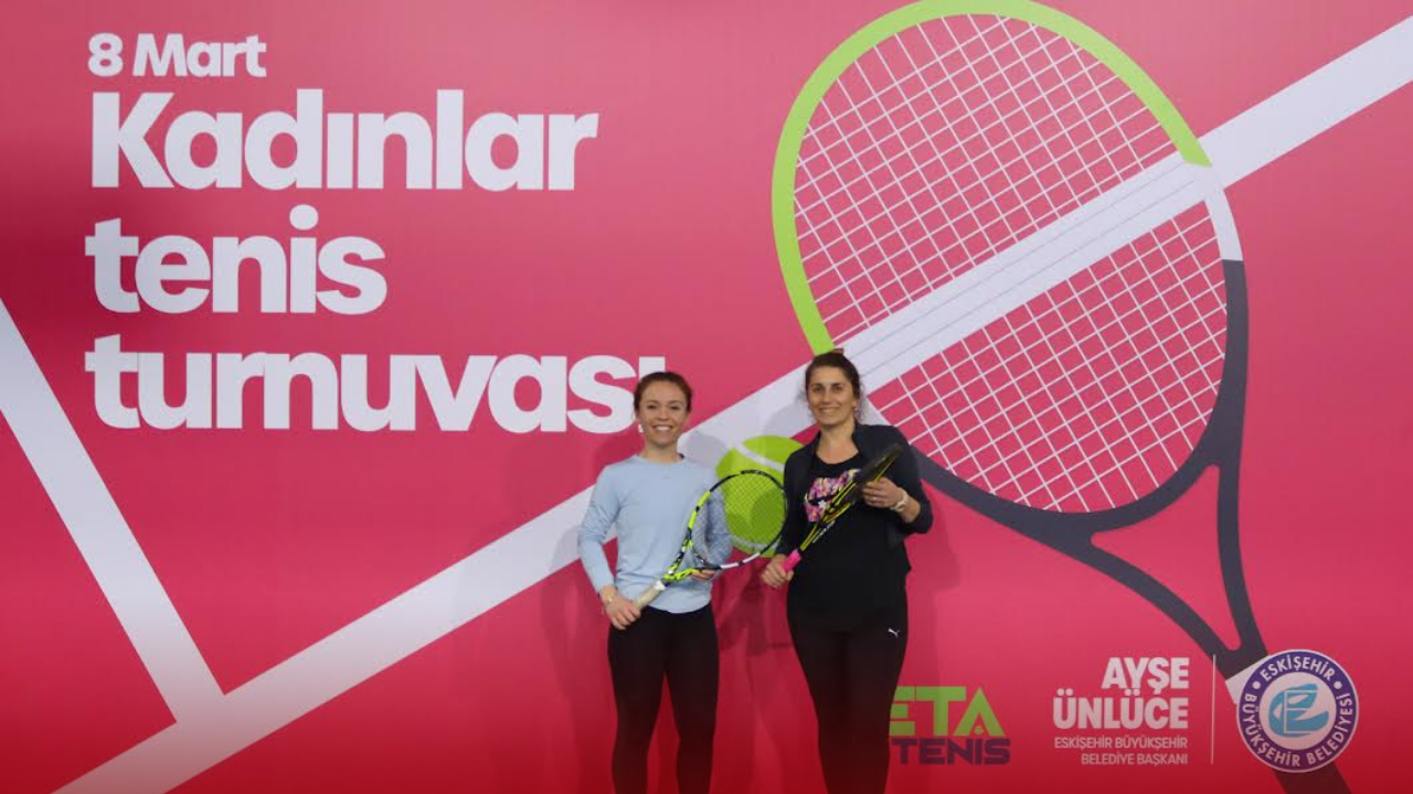 Kadınlar tenis turnuvası büyük heyecan yarattı