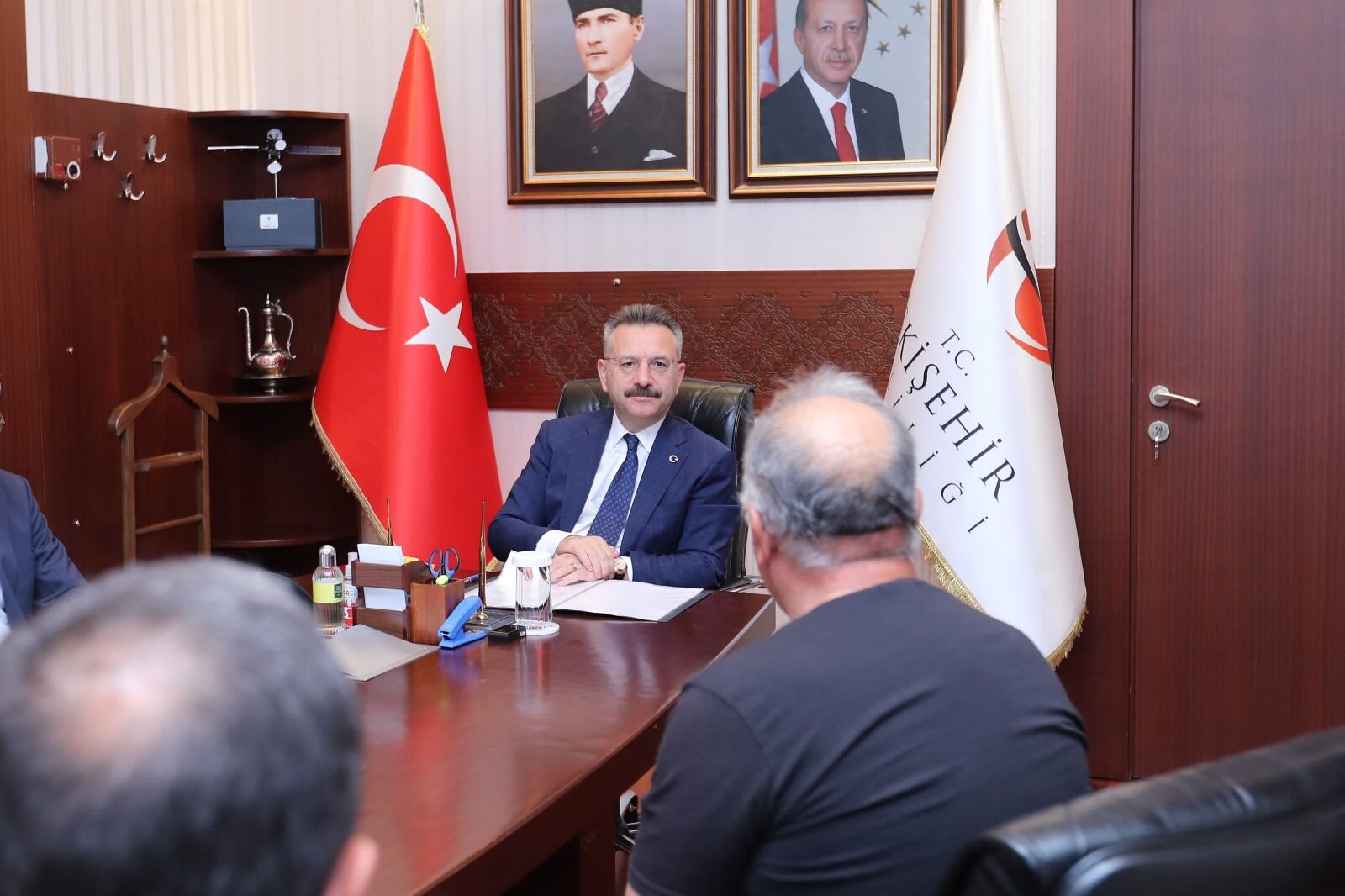 Halkın Valisi: Hüseyin Aksoy