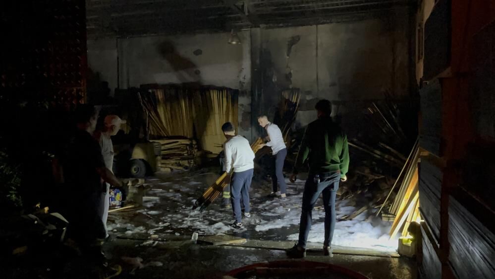 Yangında maddi hasar oluştu