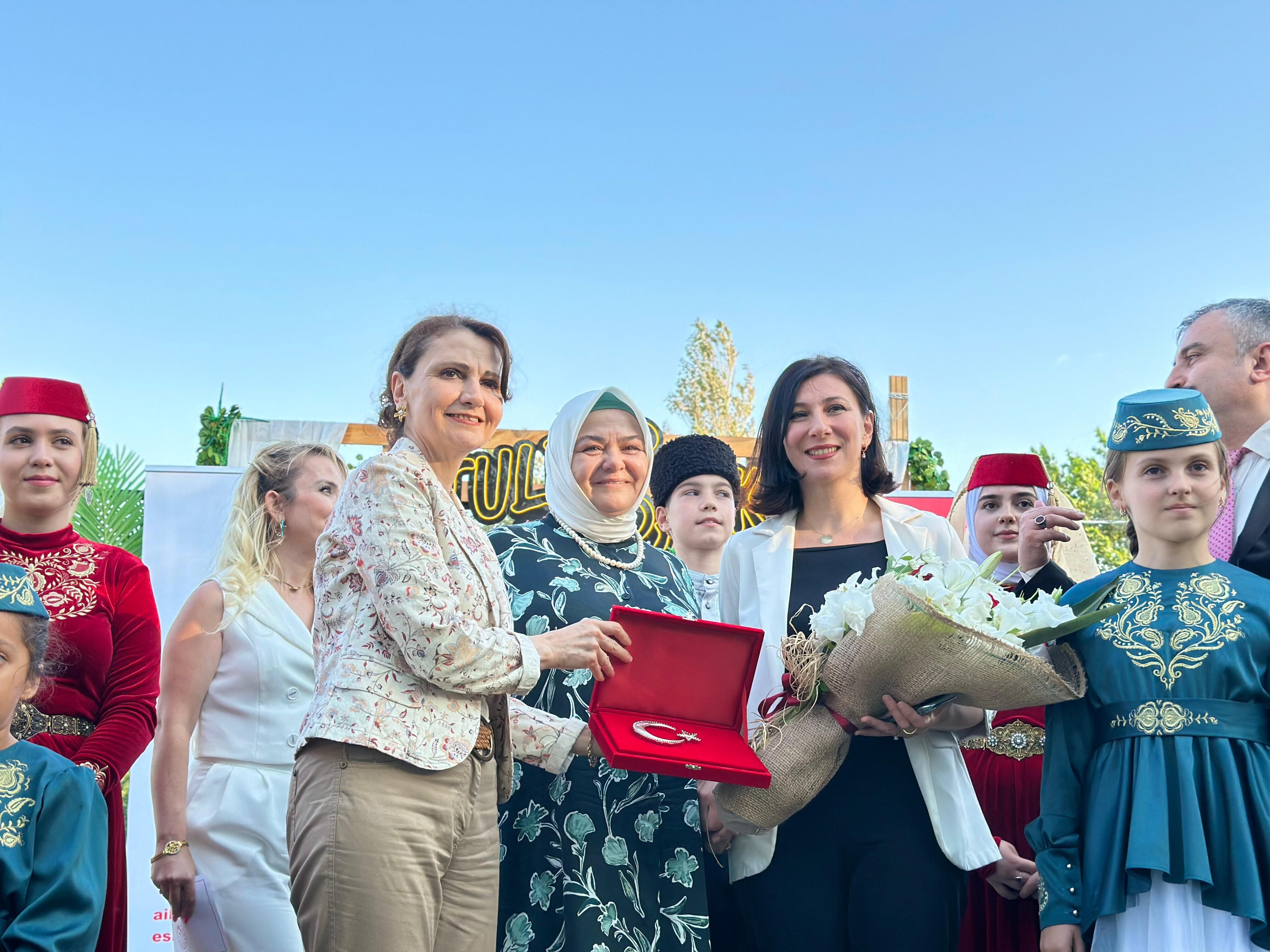 Savaş mağduru çocuklarla buluştular