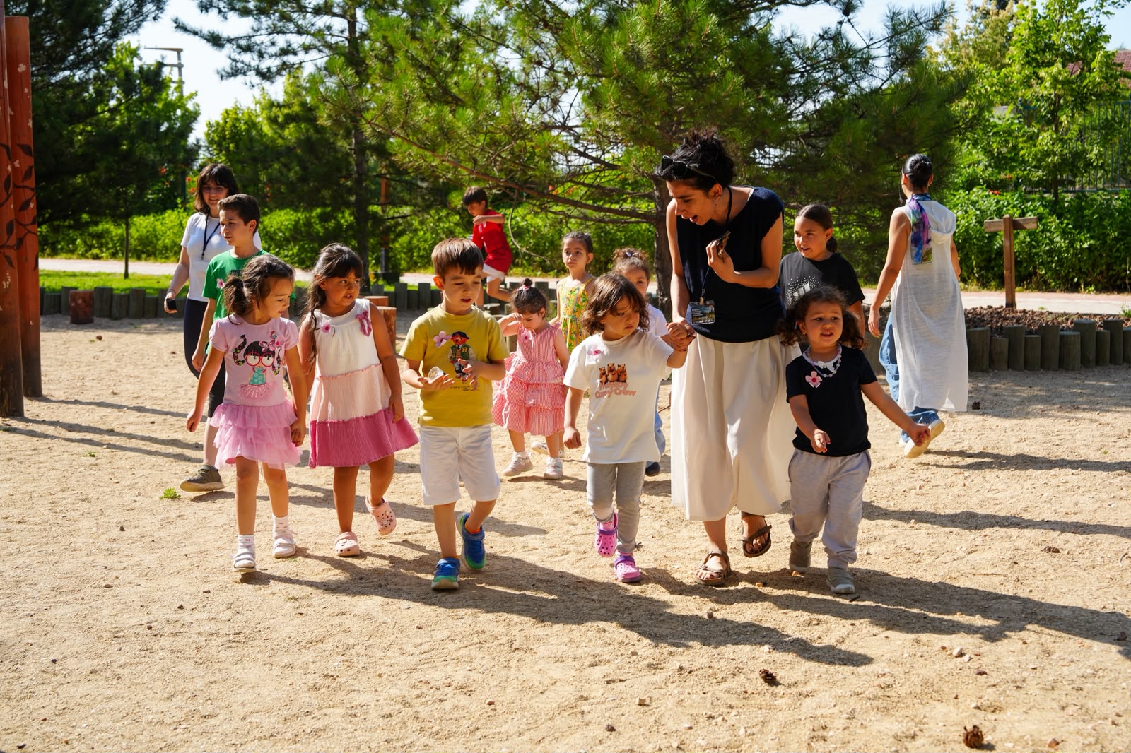 DOĞADA EBEVEYN ÇOCUK BULUŞMALARI RENKLİ ANLARA SAHNE OLDU (14) DOĞADA EBEVEYN ÇOCUK BULUŞMALARI RENKLİ ANLARA SAHNE OLDU (14)