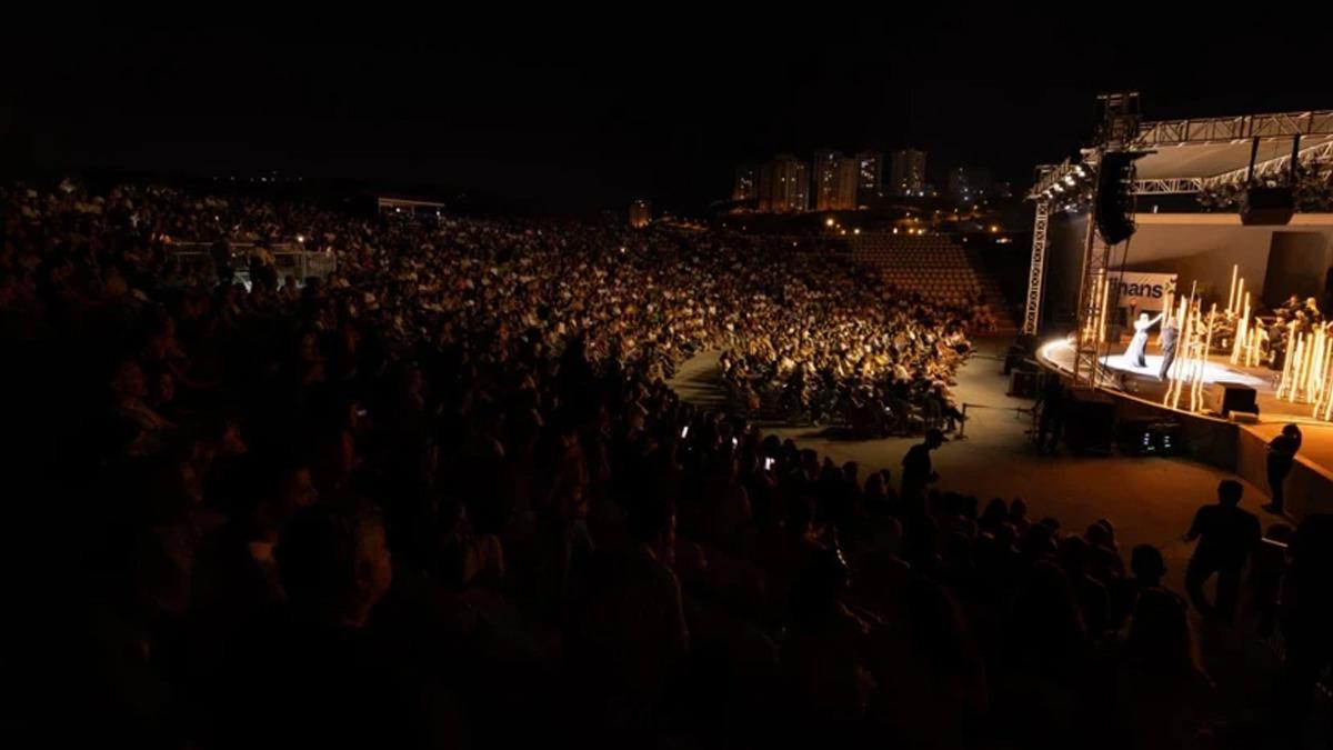 Ebru Yaşar'dan Dev Kadroyla Senfonik Konser