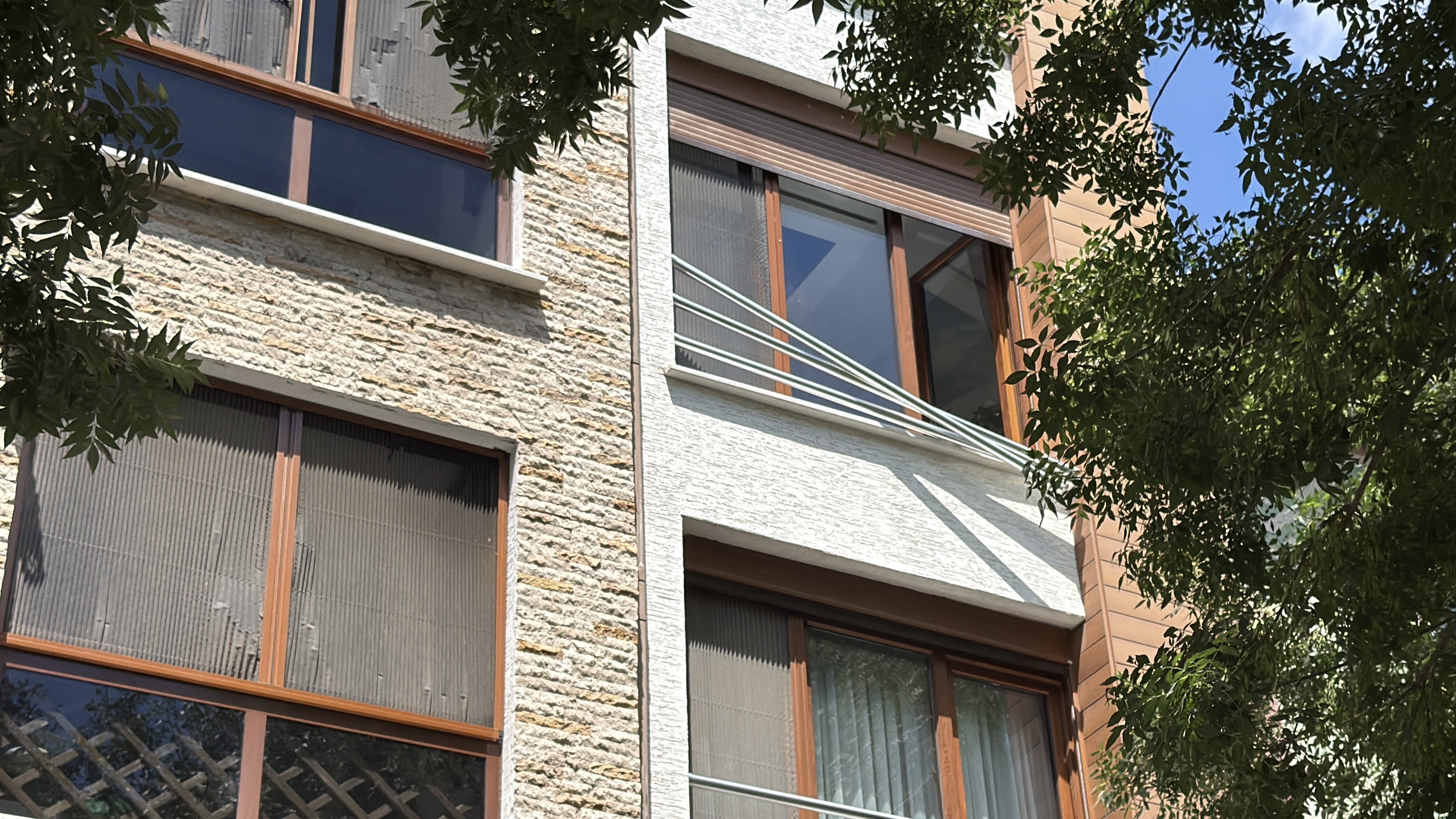 Eskişehir'de Apartmanın Üçüncü Katından Düşen Kadın Öldü