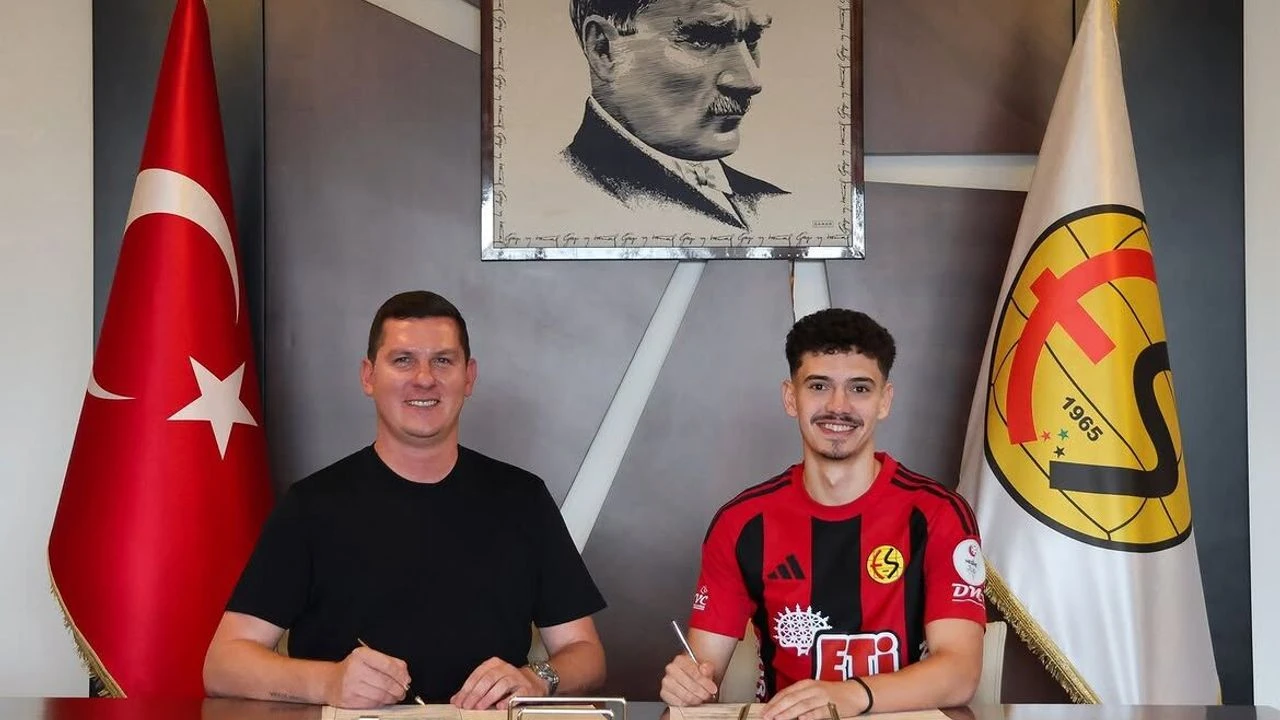 Eskişehirspor Savunmaya Genç Takviye Yaptı