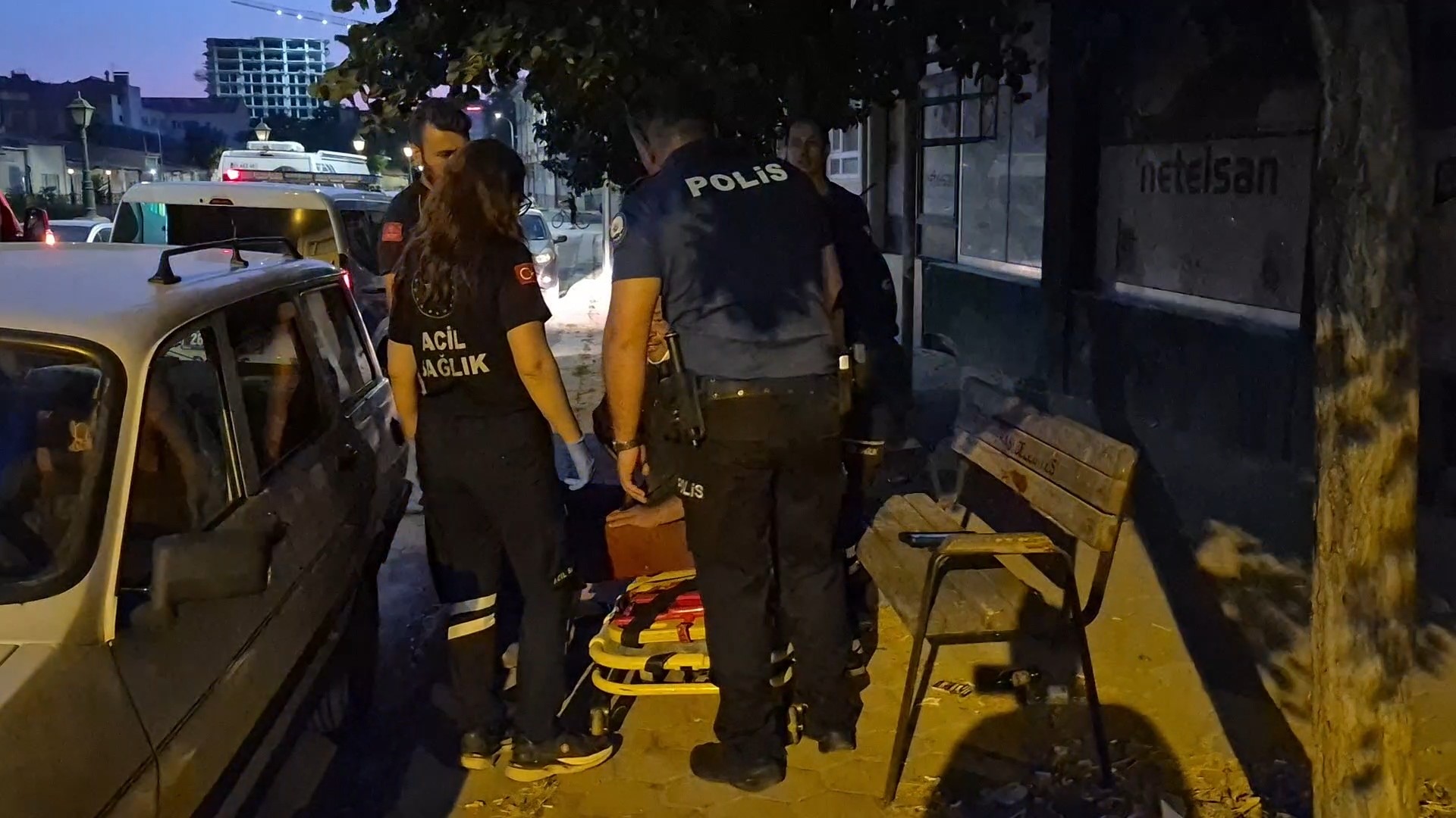 Eskişehir'de Alkol Alıp Bayılan Şahıs Yardım Eden Ekiplere Direndi
