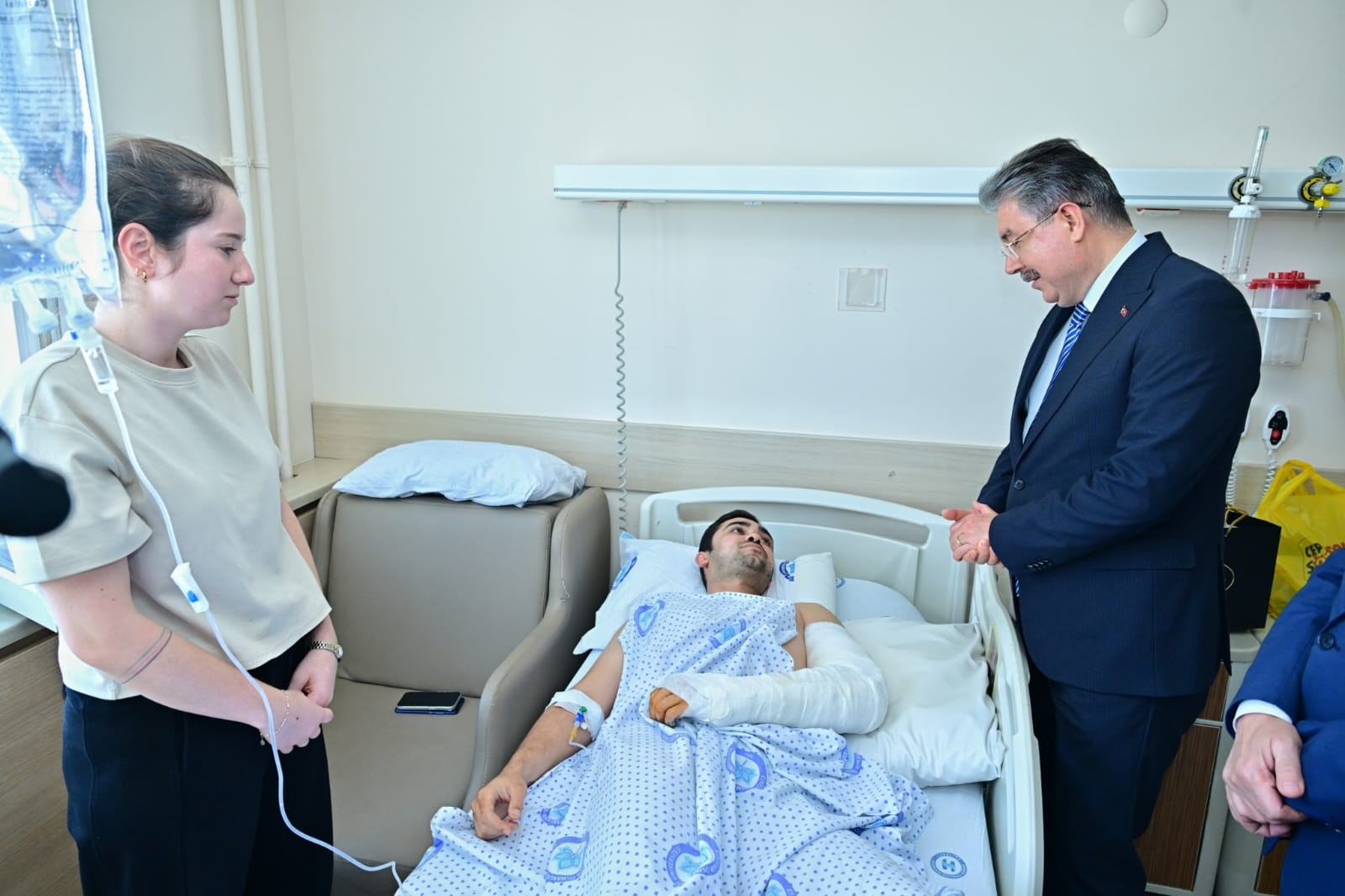 Vali Erdinç Yılmaz’dan Yaralı İtfaiye Personeline Ziyaret