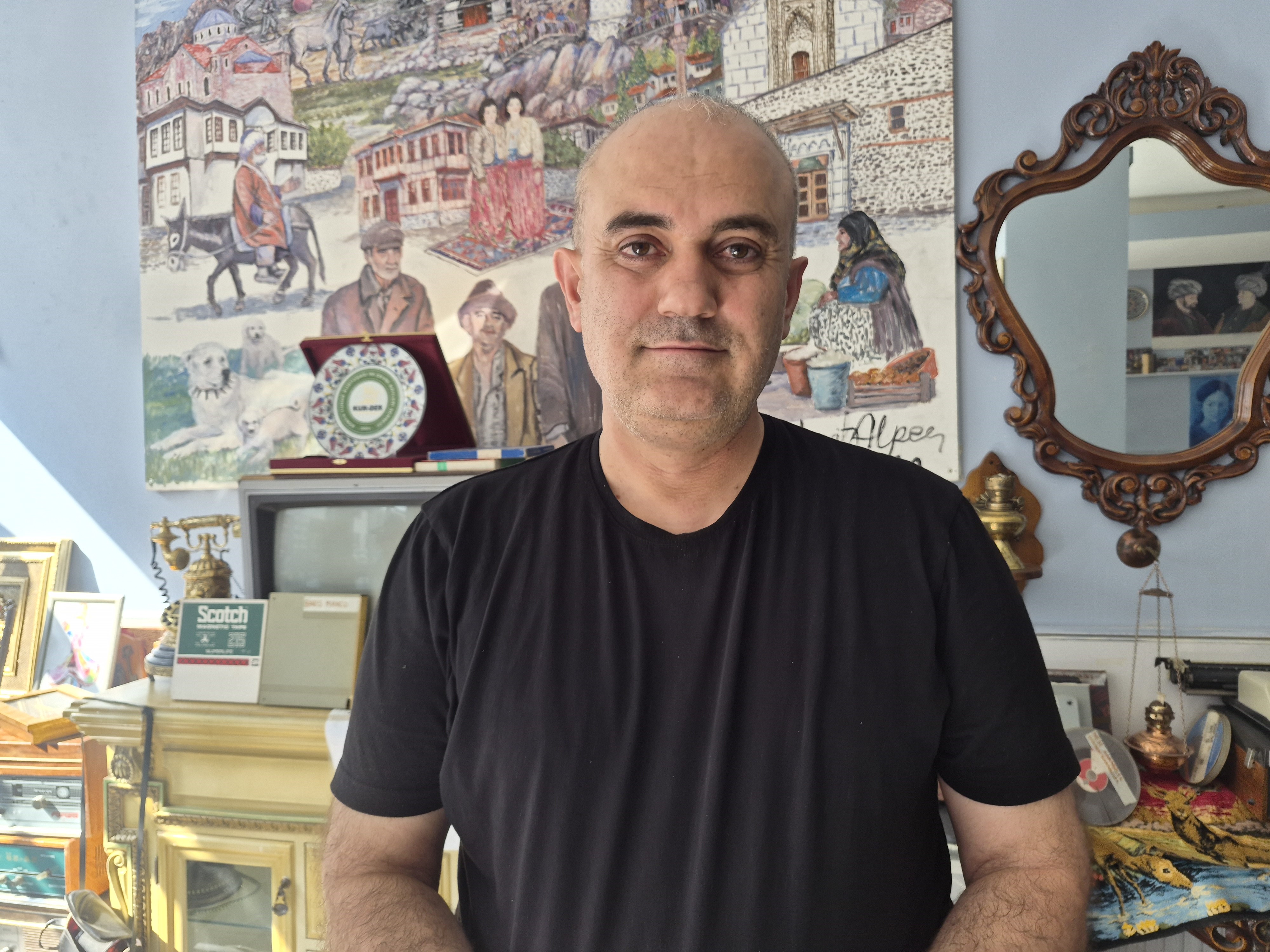Çocukluk Ukdesi 25 Yılda Dev Antika Koleksiyonuna Dönüştü