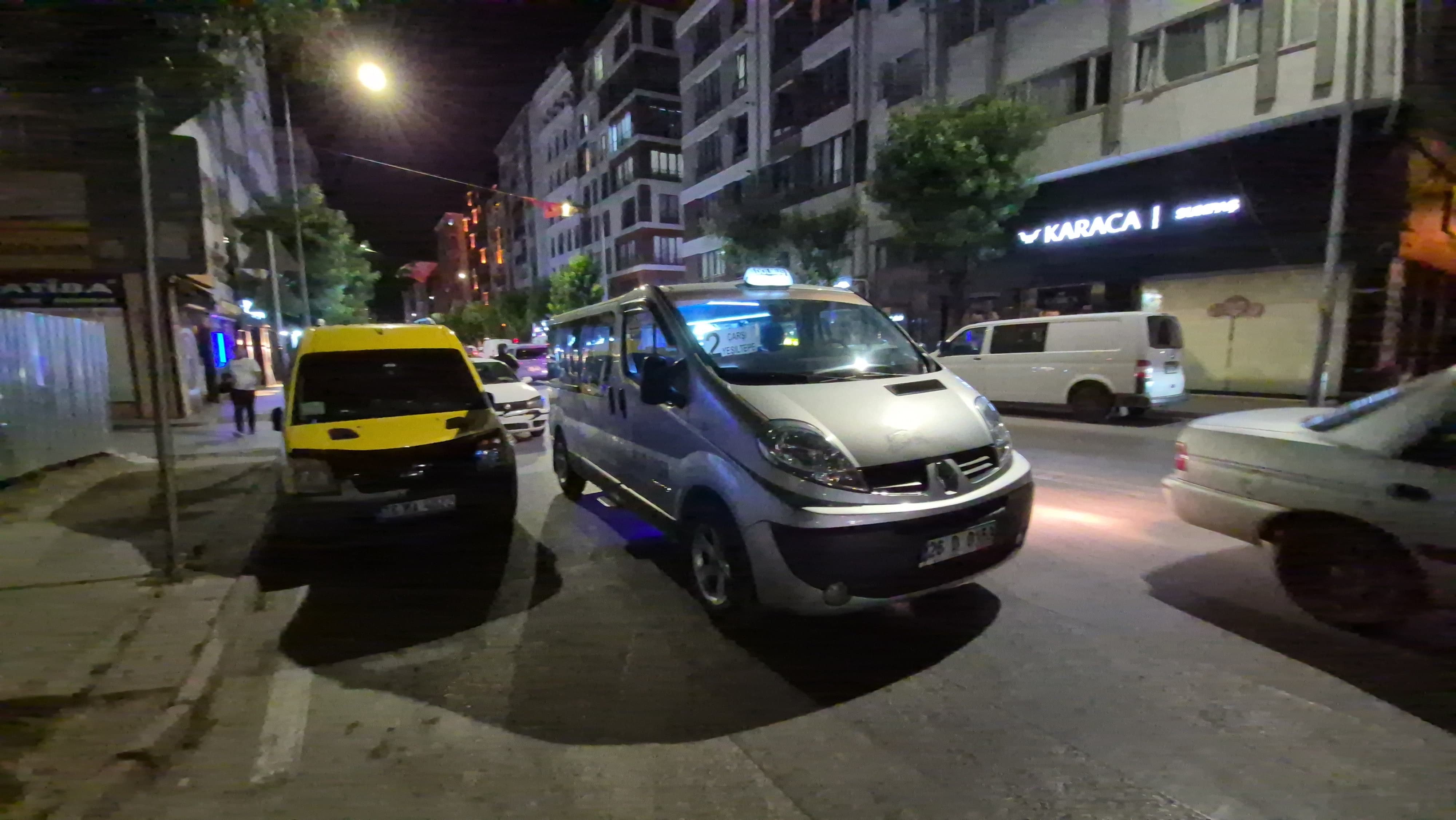 Eskişehir'de Ücret Sayarken Kaza Yapan Dolmuş Sürücüsü