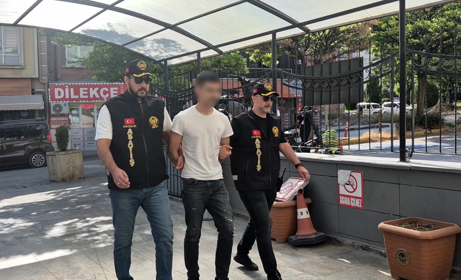 Eskişehir'de 3 Kişiyi Tüfekle Yaralayan Şüpheli Adliyede