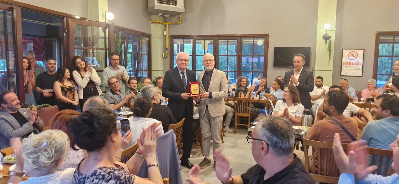 Eskişehir Sağlık Teşkilatından Ömer Faruk Üresin İçin Veda Yemeği