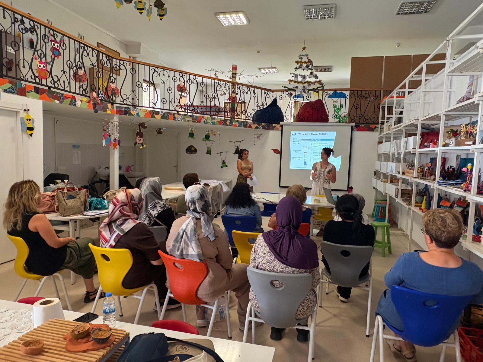Odunpazarı'nda Özel Bireylerin Ailelerine Sağlık Semineri Verildi