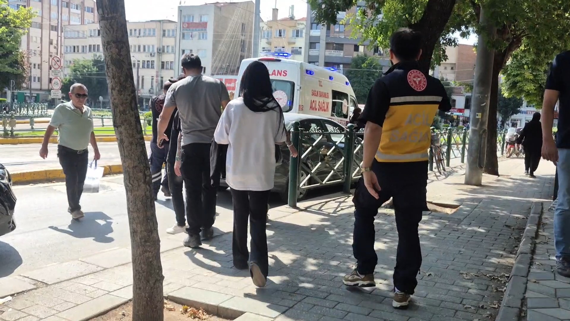 Eskişehir’de tramvay durağında bıçaklı kavga: 1 yaralı