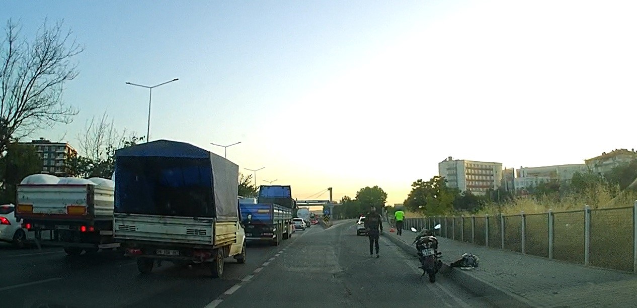 Eskişehir’de motosiklet kazasında sürücü hastaneye kaldırıldı