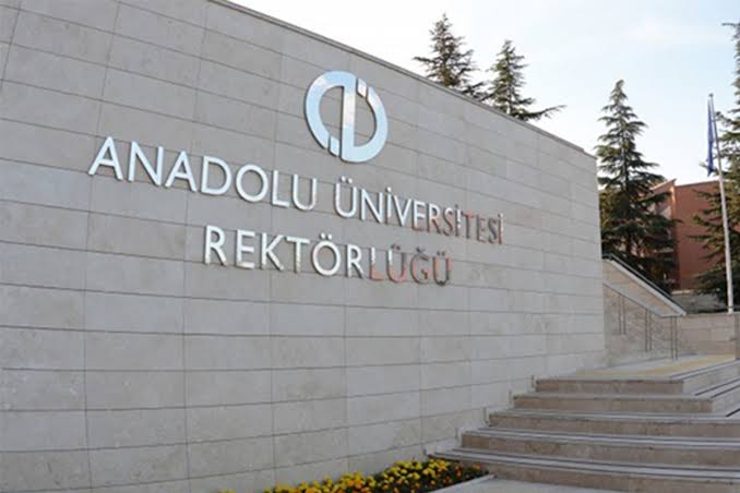 Anadolu Üniversitesi Rektör Yardımcısı Erdemir'den NEVÜ Rektörü Aktekin'e Ziyaret