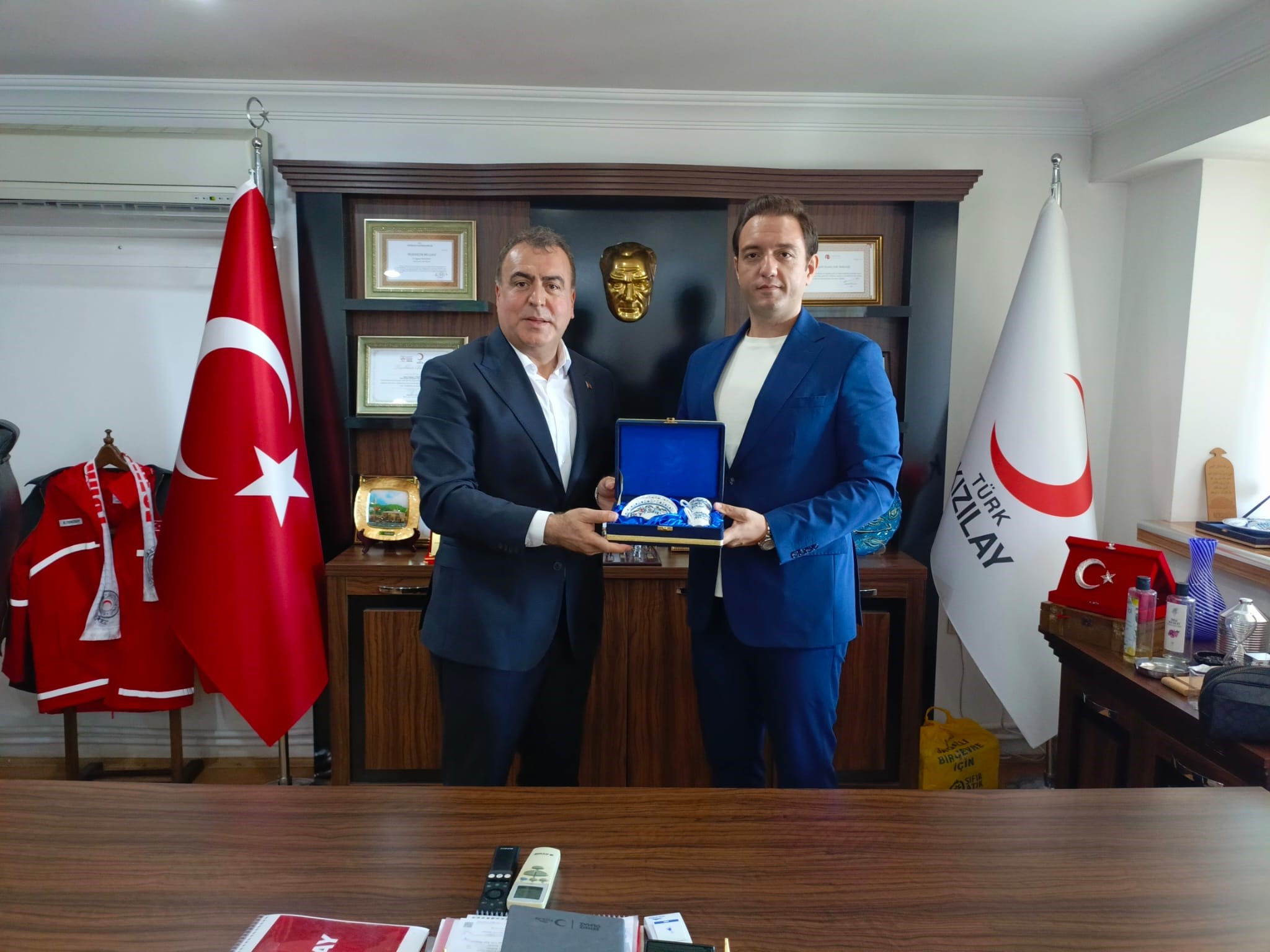 MHP Eskişehir İl Teşkilatı'ndan Kızılay'a Ziyaret Ve Kan Bağışı
