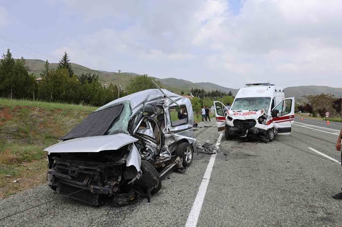 5 Araçlı Zincirleme Kaza: 6 Kişi Yaralandı