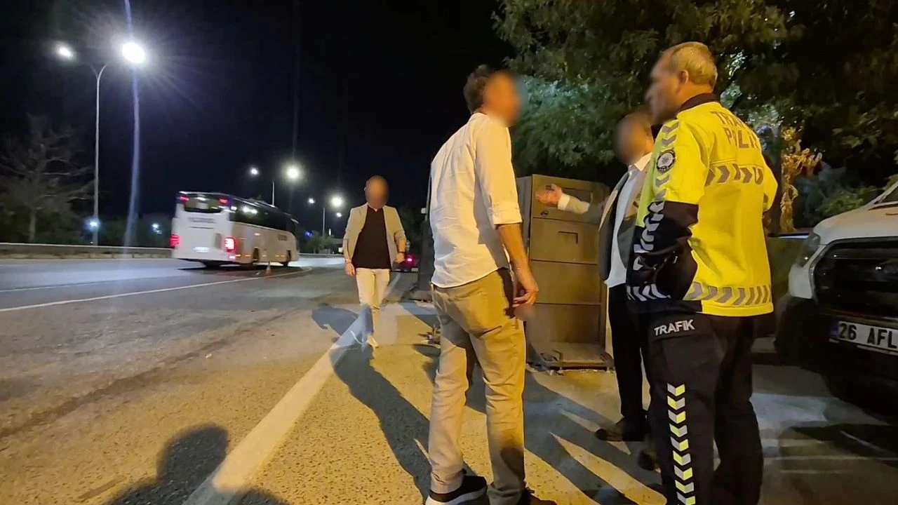 Eskişehir’de Aracı Teslim Almaya Gelen Yakını da Alkollü Çıktı
