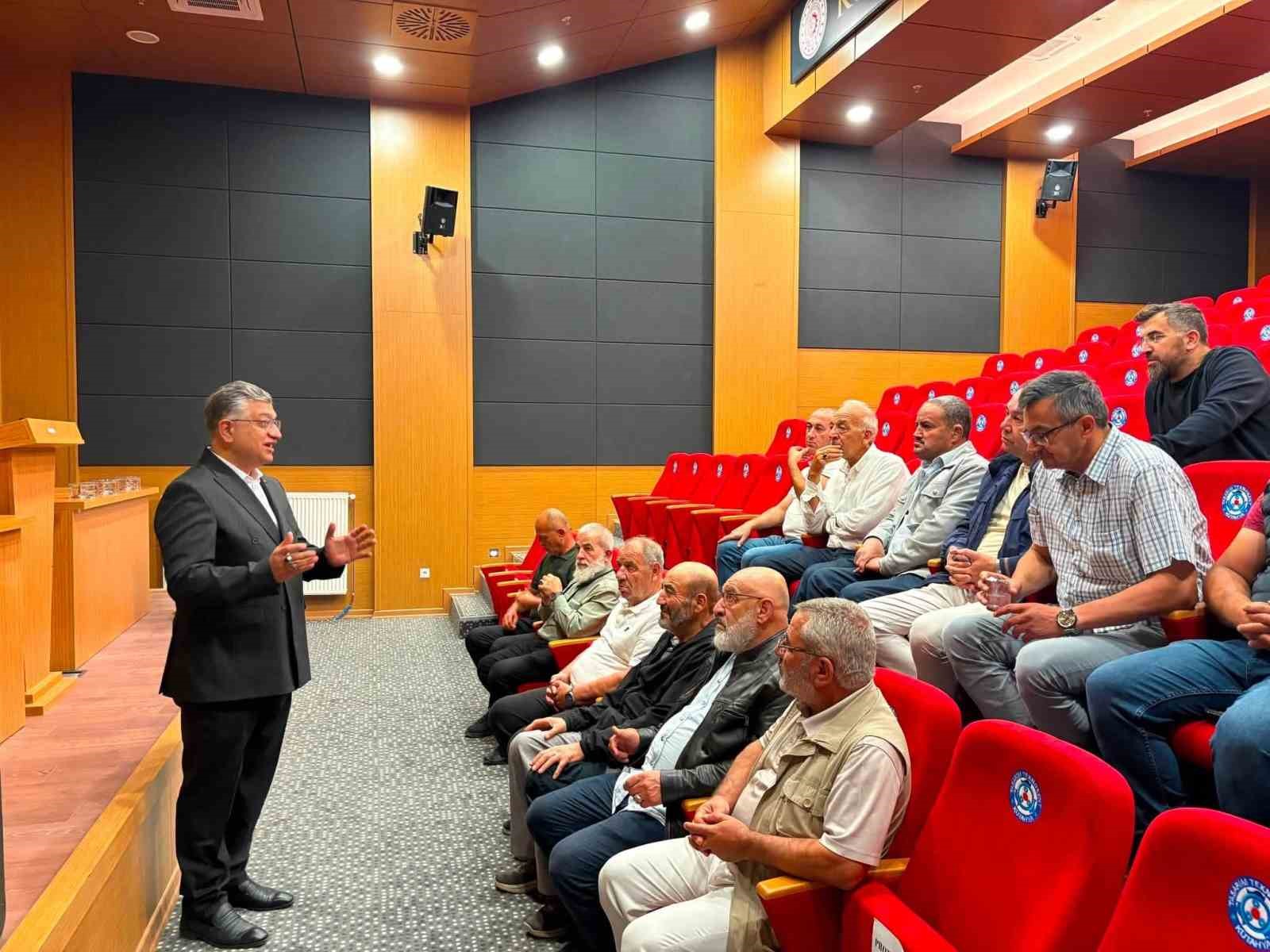 DPÜ Rektörü Kızıltoprak, Kütahyalı esnaflarla bir araya geldi