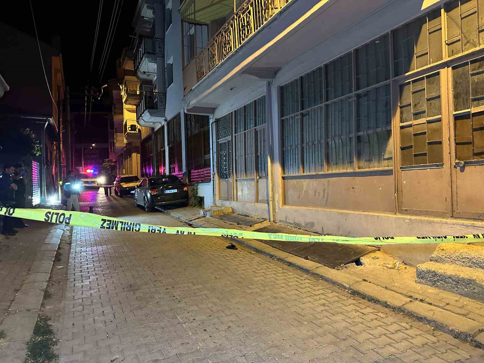 Uşak’ta 1 kişinin bıçakla ve tüfekle ağır yaralandığı olayda 2 şüpheli tutuklandı