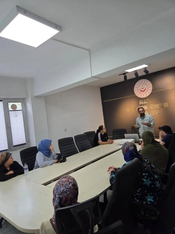 Bilecik’te aile içi iletişim ve bağımlılıkla mücadele eğitimi