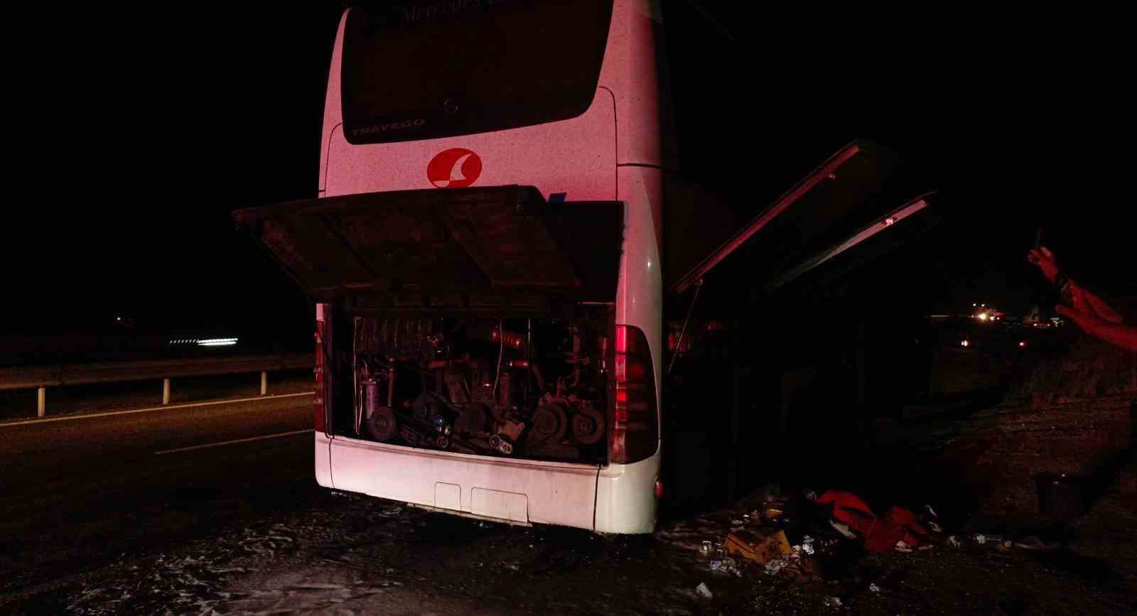 Bilecik’te seyir halindeki yolcu otobüsü alevlere teslim oldu: 1 yaralı