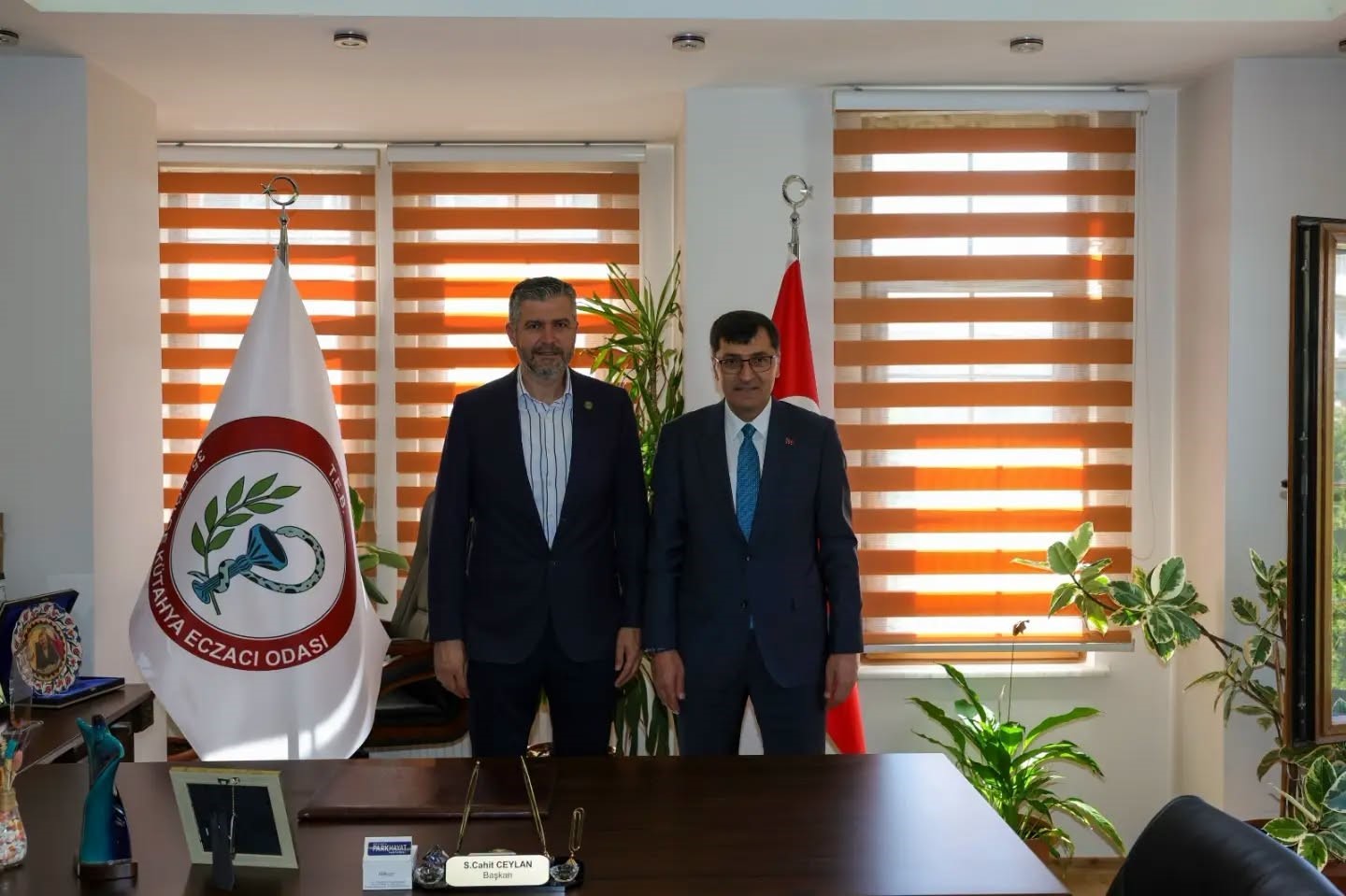 Kütahya Belediye Başkanı Kahveci’den Eczacı Odası’na ziyaret