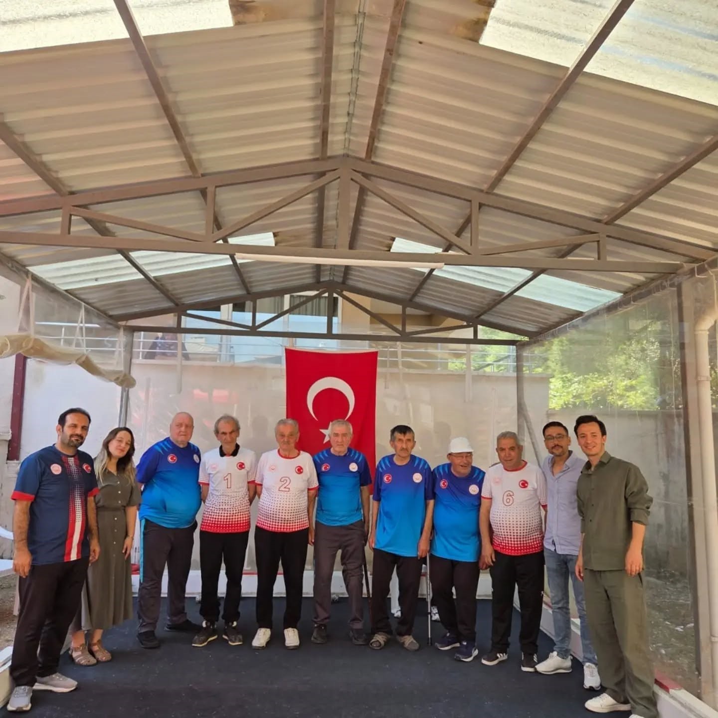 Bocce maçında dostluk kazandı
