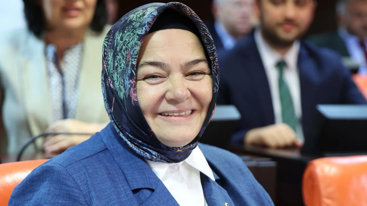 Gürcan: “Millî teknoloji hamlemizin raylardaki gururu Eskişehir’den geleceğe hızla ilerliyor”