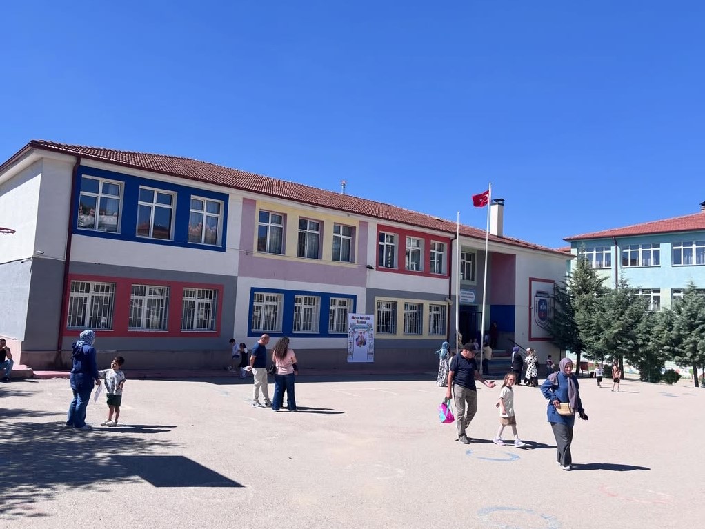 Sivrihisar’da miniklerin okul heyecanı başladı