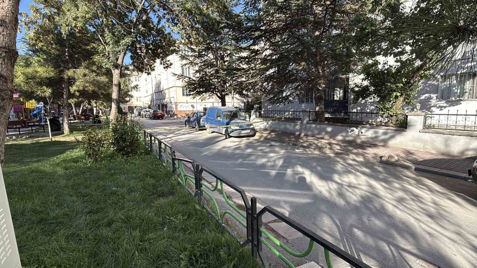 Eskişehir’de ’yan bakma’ kavgasında 3 kişi yaralandı