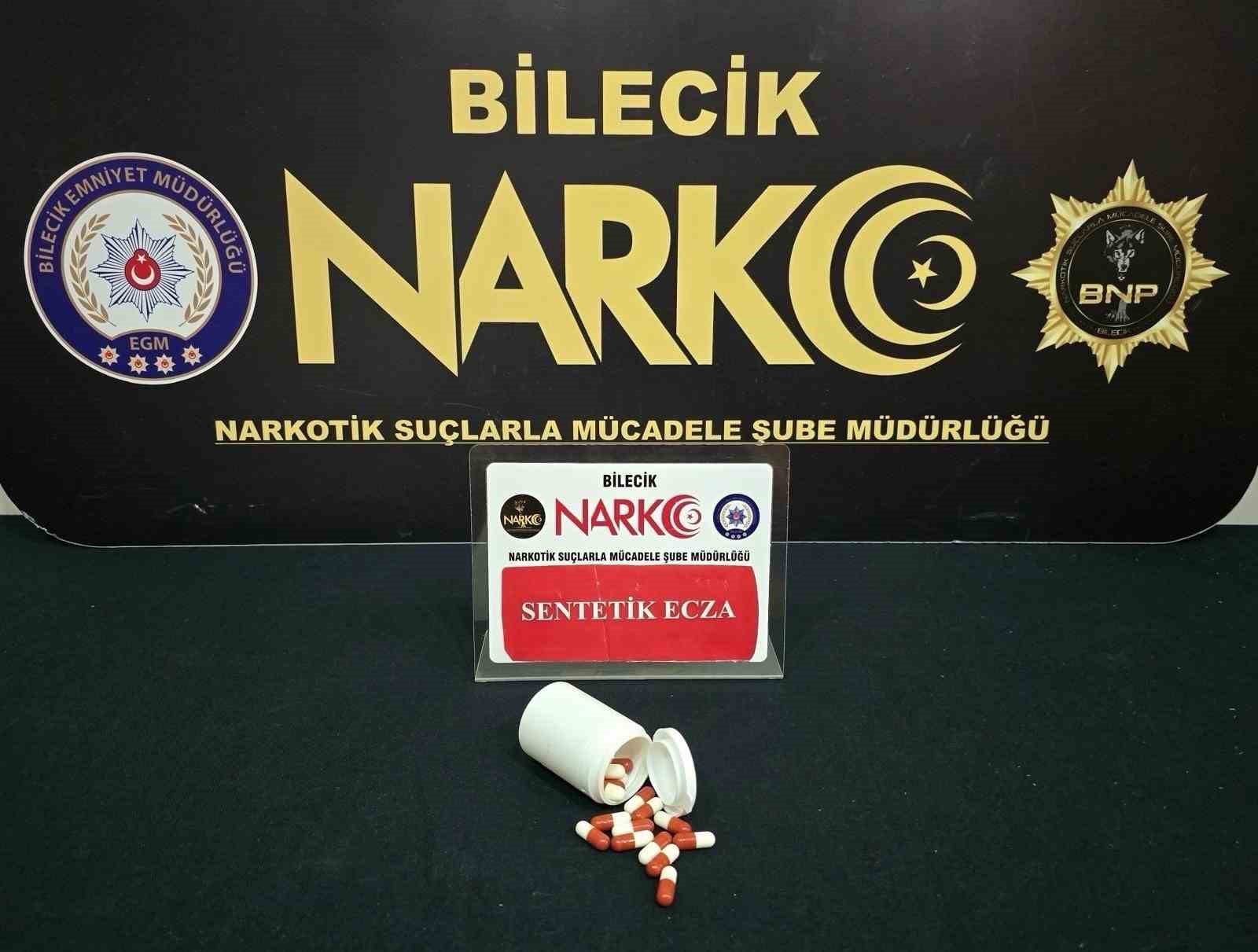 Bilecik’te şehirlerarası otobüste 2 şahıs üzerinden uyuşturucu çıktı