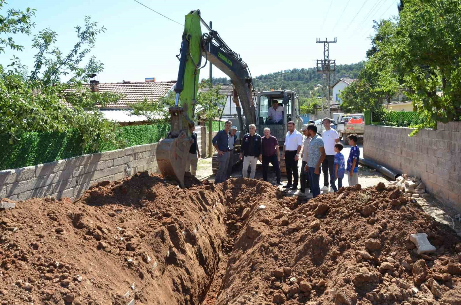 Emet’te köylerin altyapı çalışmaları yerinde incelendi