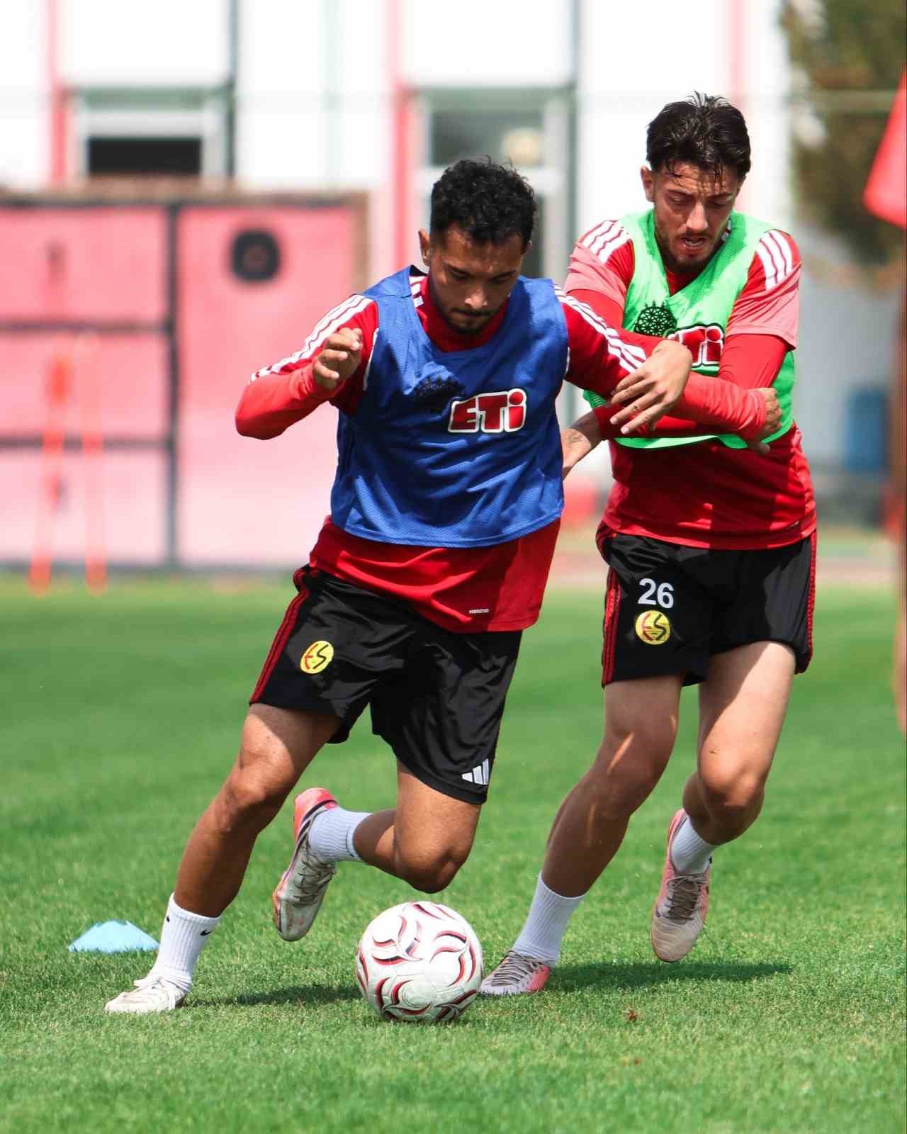 Eskişehirspor, Bigaspor deplasmanı için hazırlanıyor