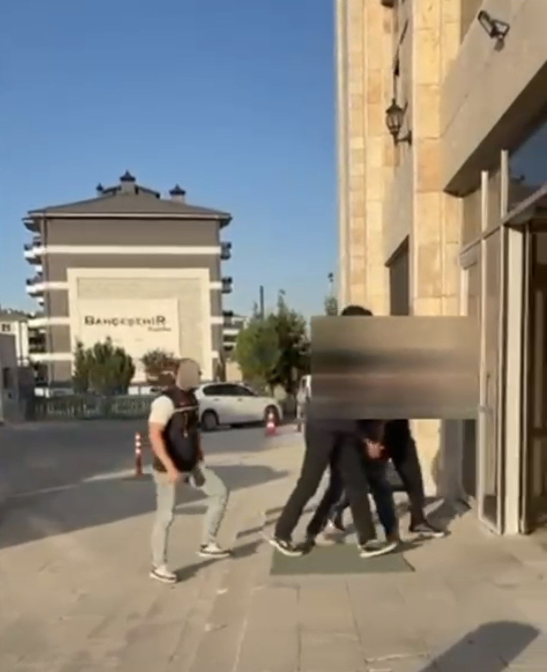Kütahya’daki polis denetiminde kardeşinin kimliğini gösteren şüpheli yakalandı