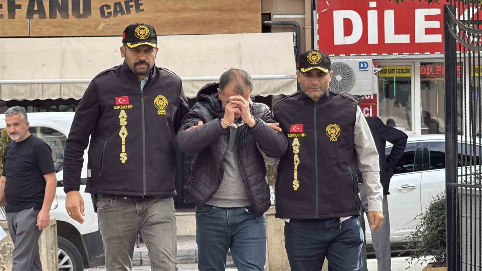 Eskişehir’de 9 yıldır firari olan ve 25 yıl hapis cezası ile aranan şahıs yakalandı
