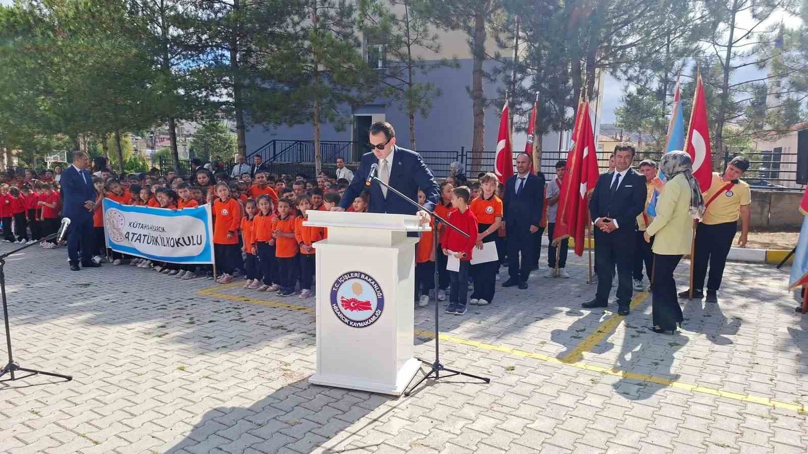 Hisarcık’ta İlköğretim Haftası coşkuyla kutlandı
