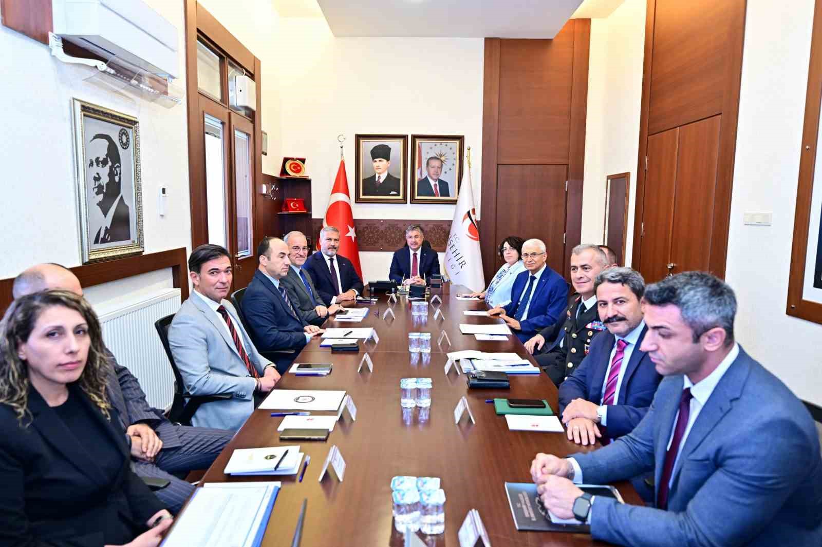 Eskişehir’de üniversitelerde huzur ve güvenliğin sağlanmasına yönelik toplantı yapıldı