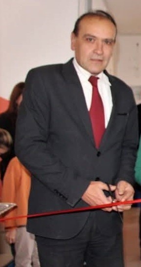 Okul müdürü evinde ölü bulundu