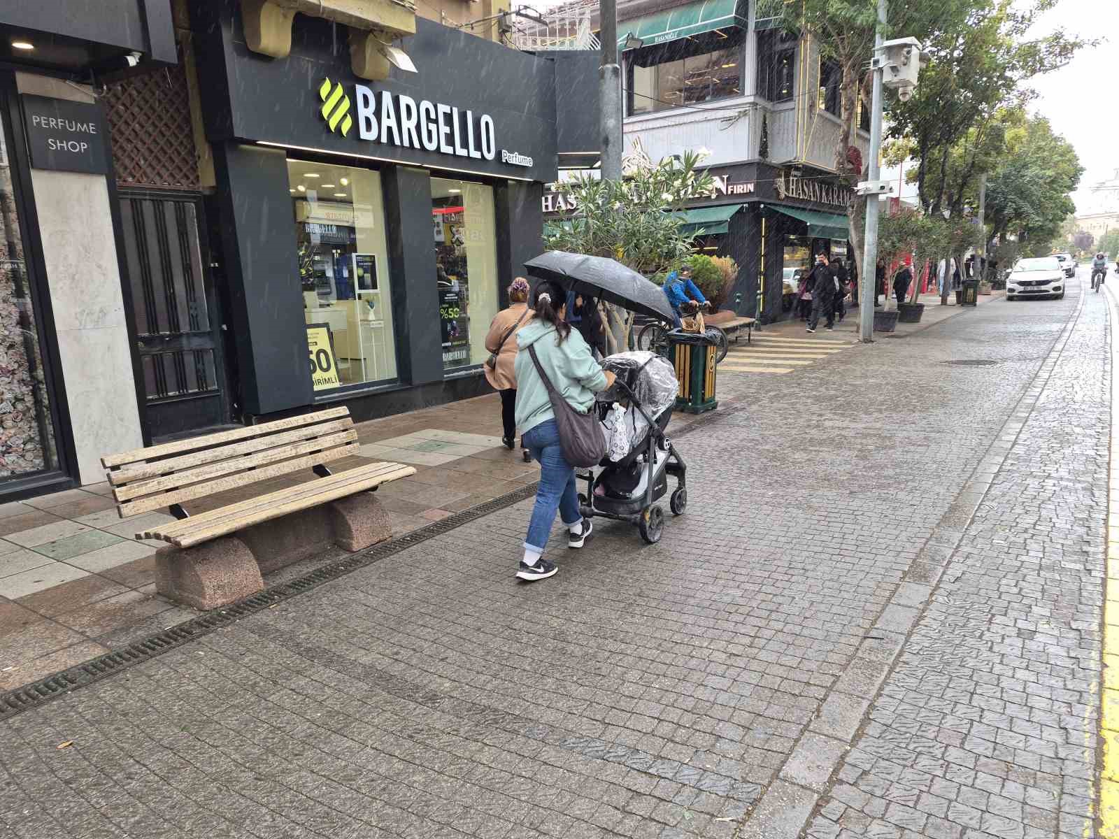 Eskişehir’de sağanak yağış etkili oldu