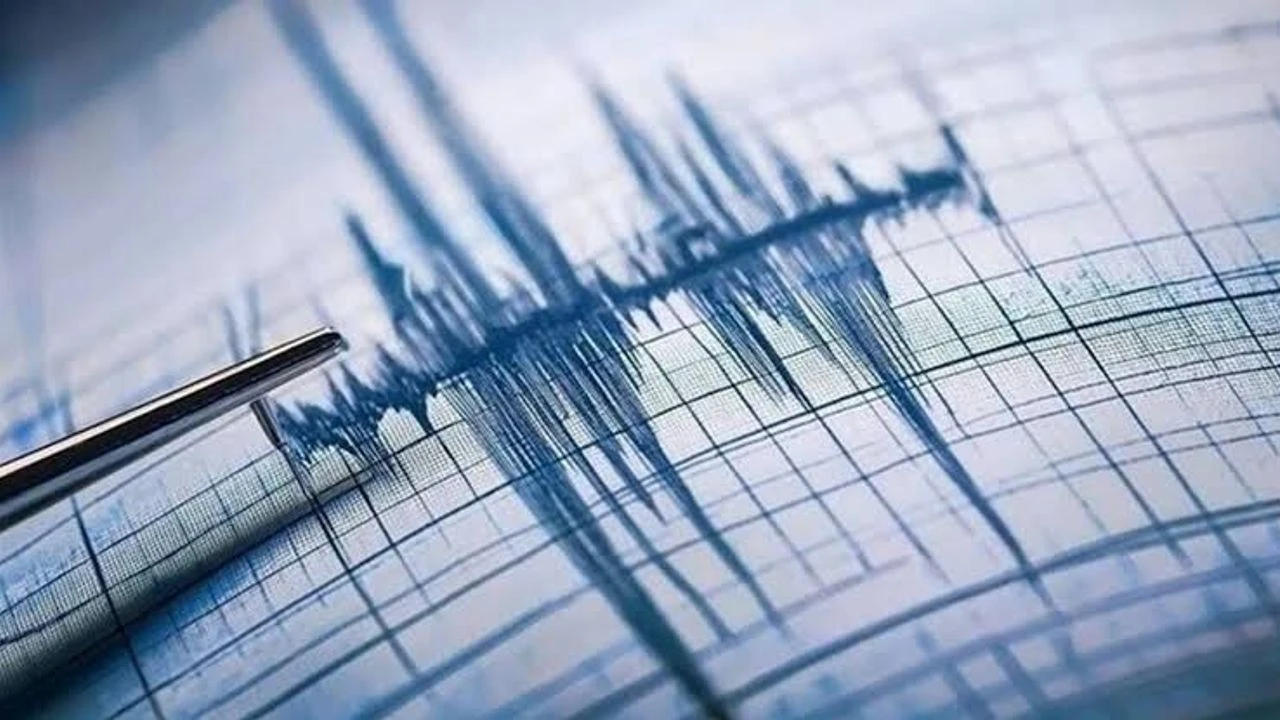 Son dakika: Şanlıurfa'da 5,4 büyüklüğünde deprem, çevre illerden de hissedildi